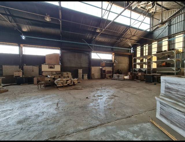 2,434M² WAREHOUSE TO LET IN WADEVILLE